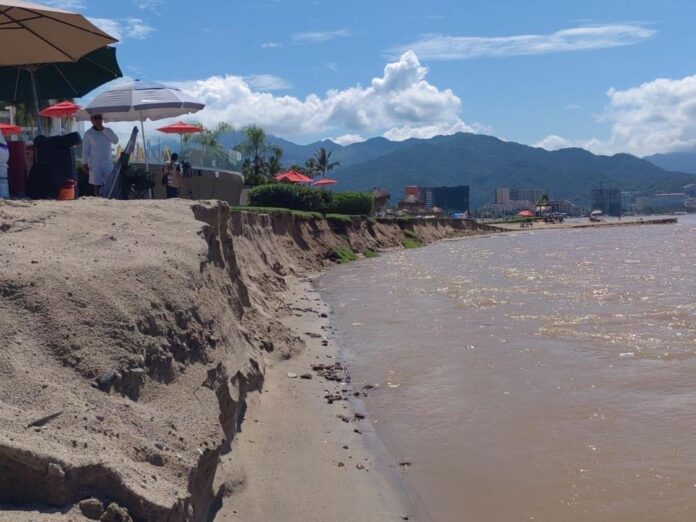 playa-del-holi-poco-a-poco-es-tragada-por-el-rio-pitillal-3-cover