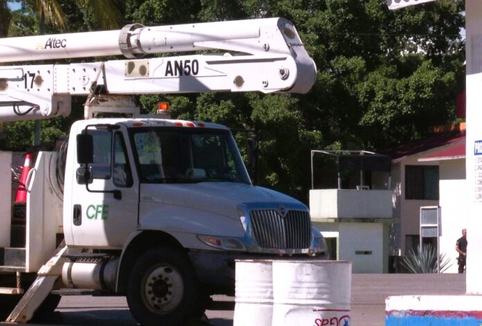camion-cfe-905x613
