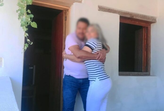 esposa-oficial-mayor-905x613