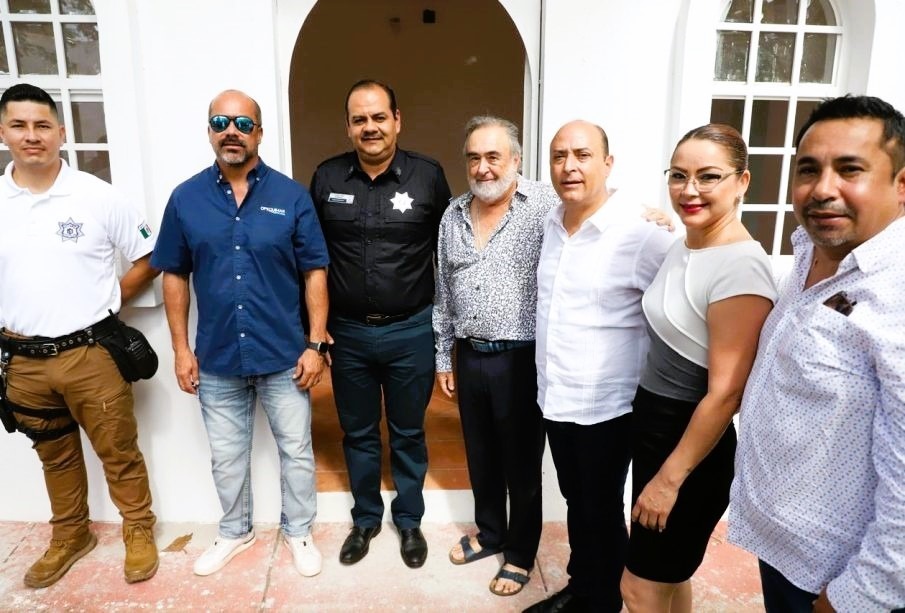 Marina Vallarta Residents Deliver New Patrol Truck to Citizen Security