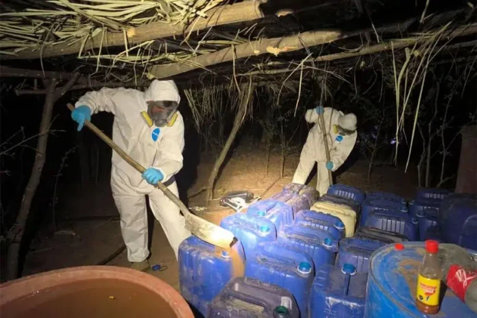 Two-personnel-cleaning-up-drug-lag-use-for-featured-img-SEMAR