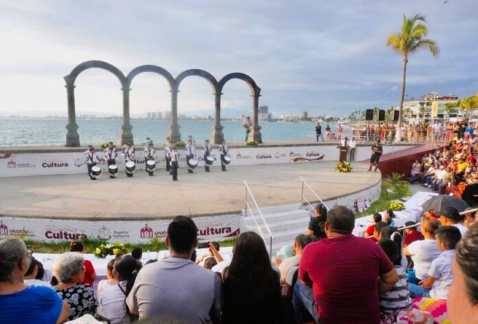 Evento-en-el-malecon-905x613