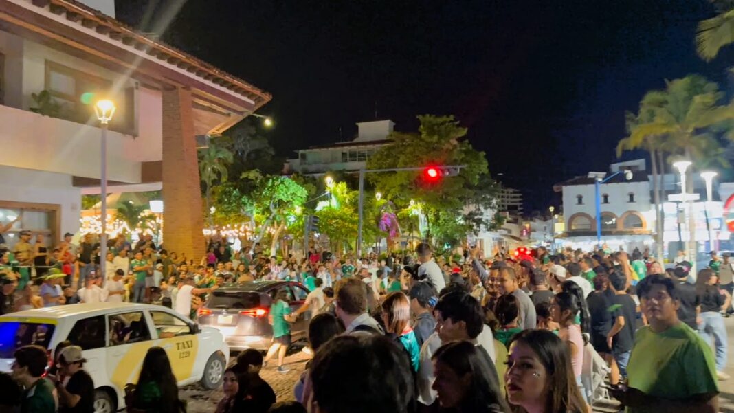 Aficionados-en-el-Malecon1